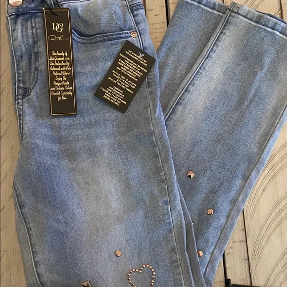 DG2 New Classic Stretch Denim Embellished Heart Jeans Chambray 6 New - Picture 16 of 16